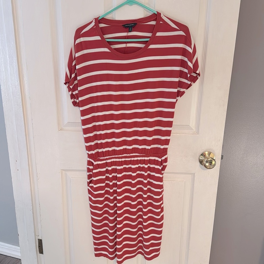 Banana republic stretchy soft dress with pockets size medium
